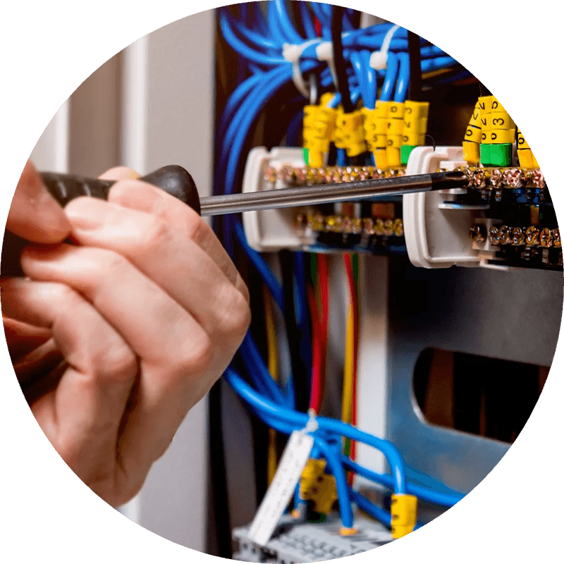 Installatie van een omvormer voor een zonne-energie installatie